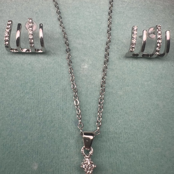 Cross Necklace & Earrings Set - Picture 5 of 6